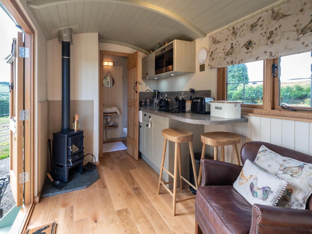 Padarn'S Hut Villa Llanbadarn Fynydd Екстериор снимка