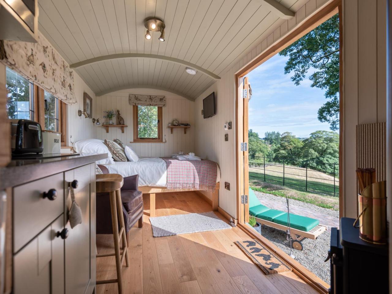 Padarn'S Hut Villa Llanbadarn Fynydd Екстериор снимка