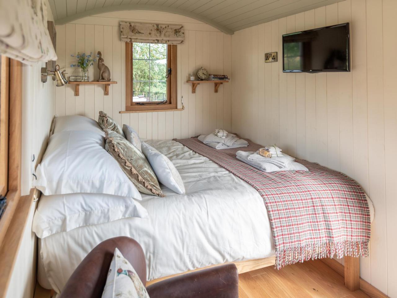 Padarn'S Hut Villa Llanbadarn Fynydd Екстериор снимка
