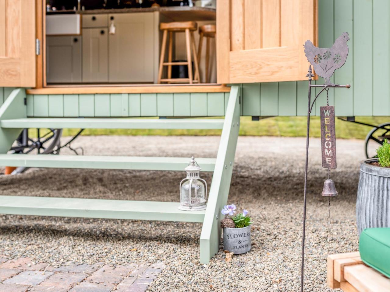 Padarn'S Hut Villa Llanbadarn Fynydd Екстериор снимка