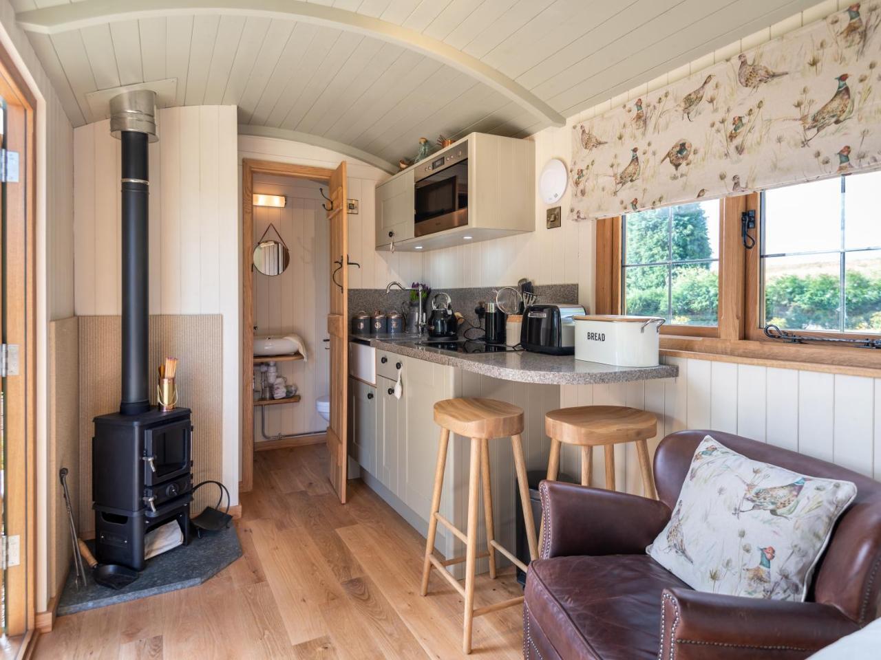 Padarn'S Hut Villa Llanbadarn Fynydd Екстериор снимка